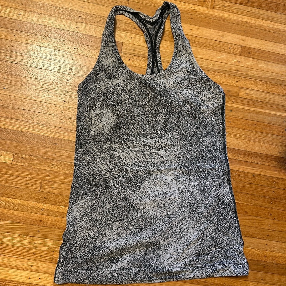 LULULEMON gray speckled racer back workout tank. Size 6.